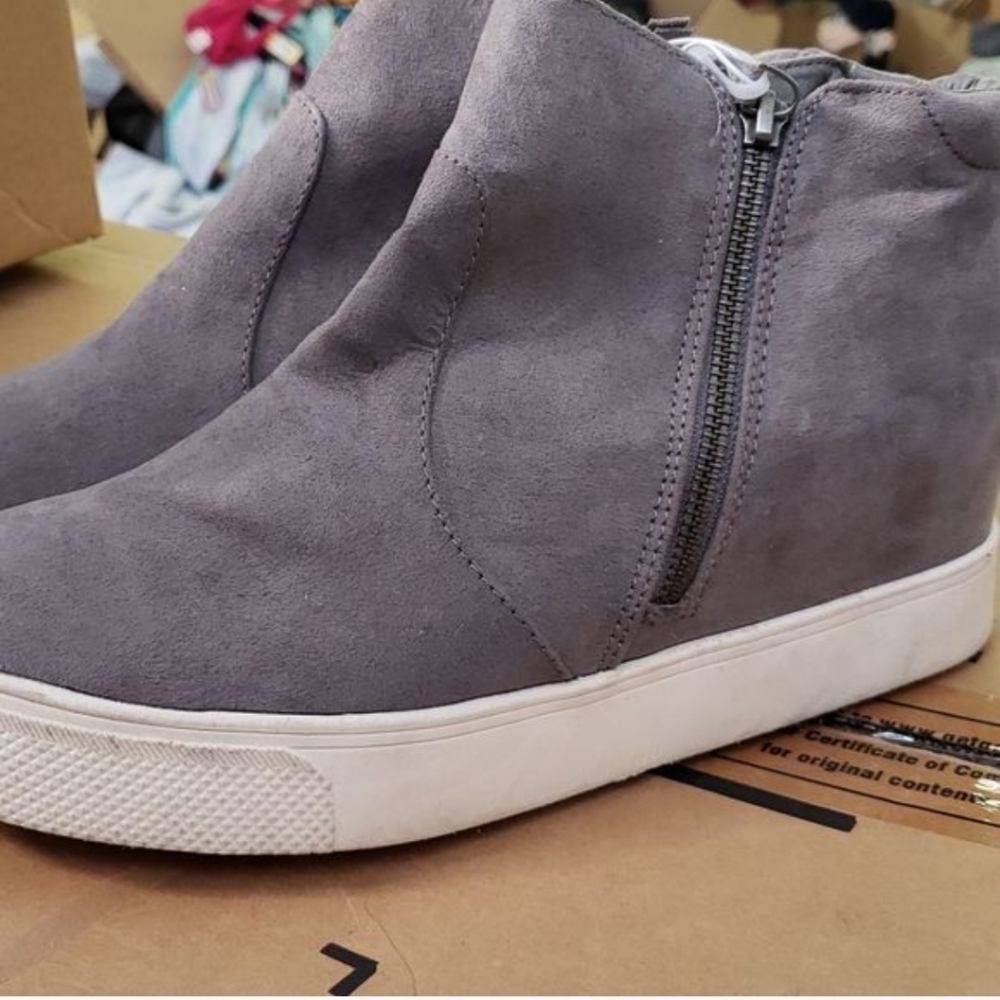 Universal Thread Cindy Gray Suede Wedge Zip Sneakers Sz 11 NWT